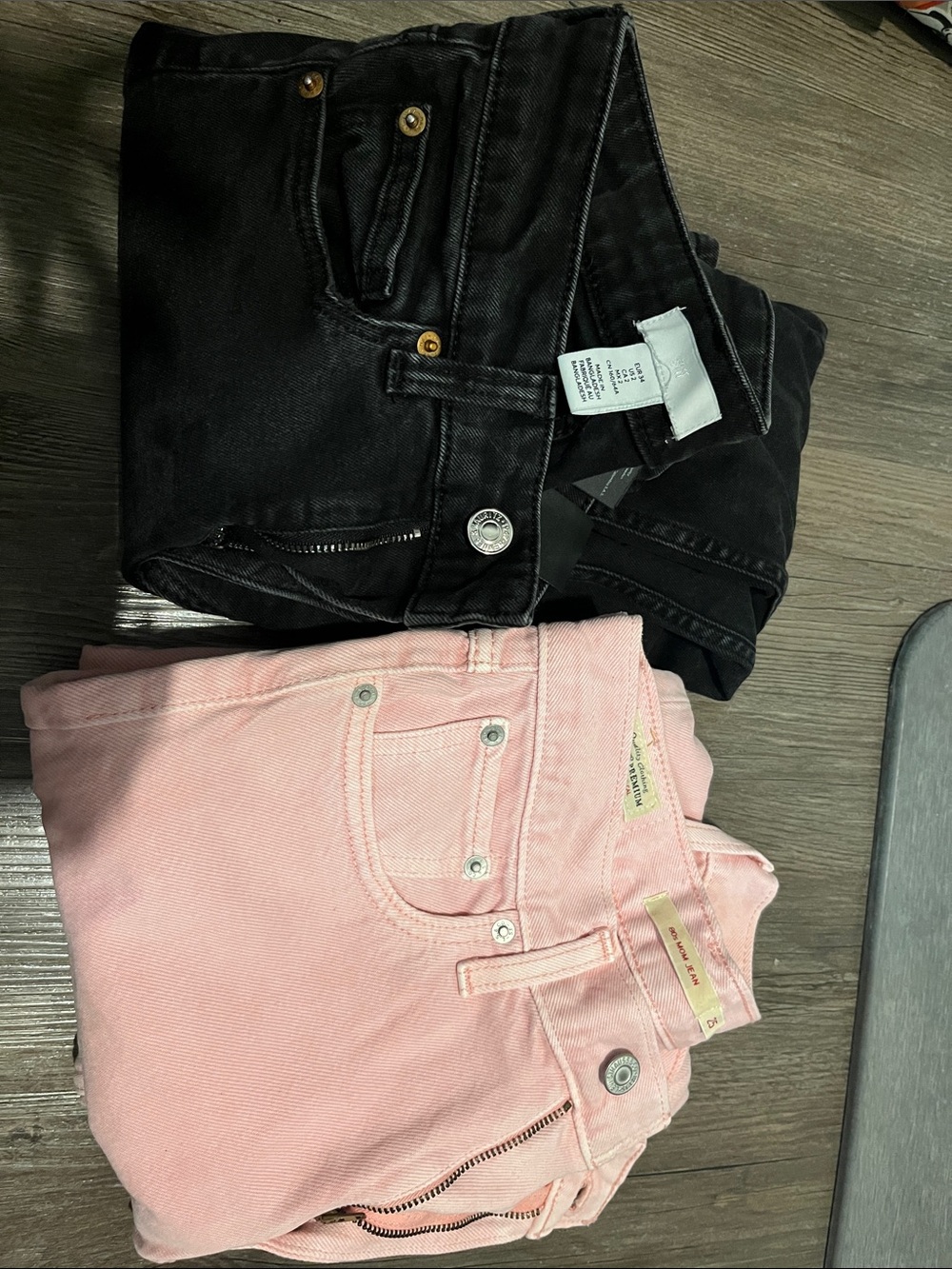Levi's Skinny Jeans — Black and Light Pink